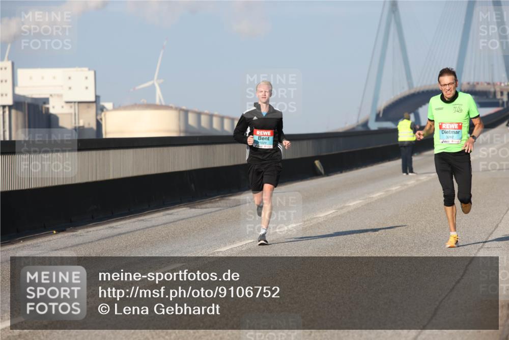 03.10.2025 - Köhlbrandbrückenlauf Lena Gebhardt http://msf.ph/oto/9106752 03.10.2025 09:39:30 Position 2 1029, 3262 meine-sportfotos.de
