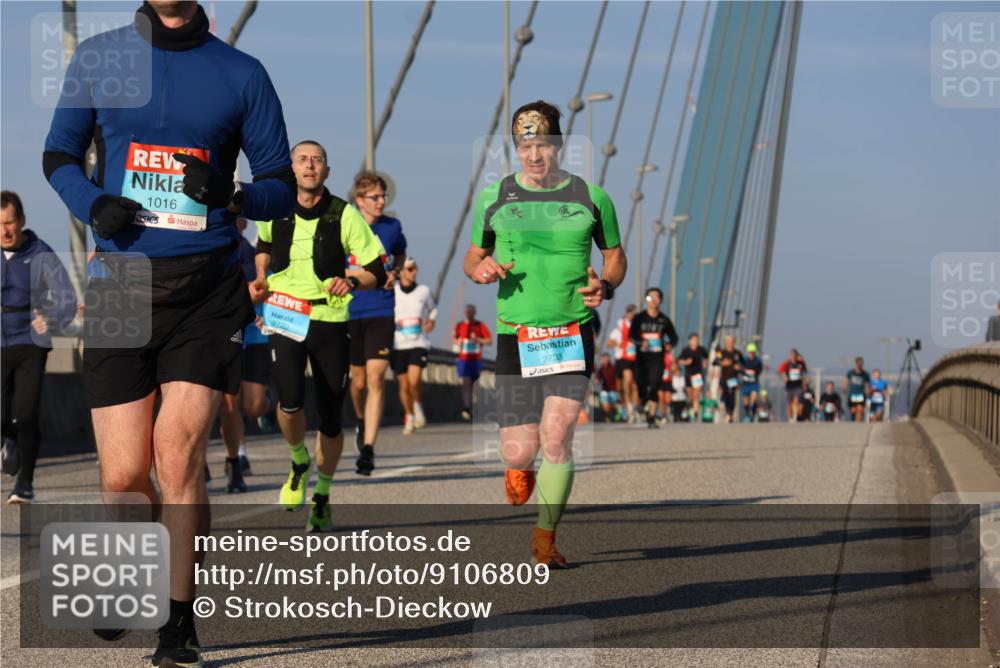03.10.2025 - Köhlbrandbrückenlauf Strokosch-Dieckow http://msf.ph/oto/9106809 03.10.2025 09:36:00 Position 2 1016, 3720, 2703 meine-sportfotos.de