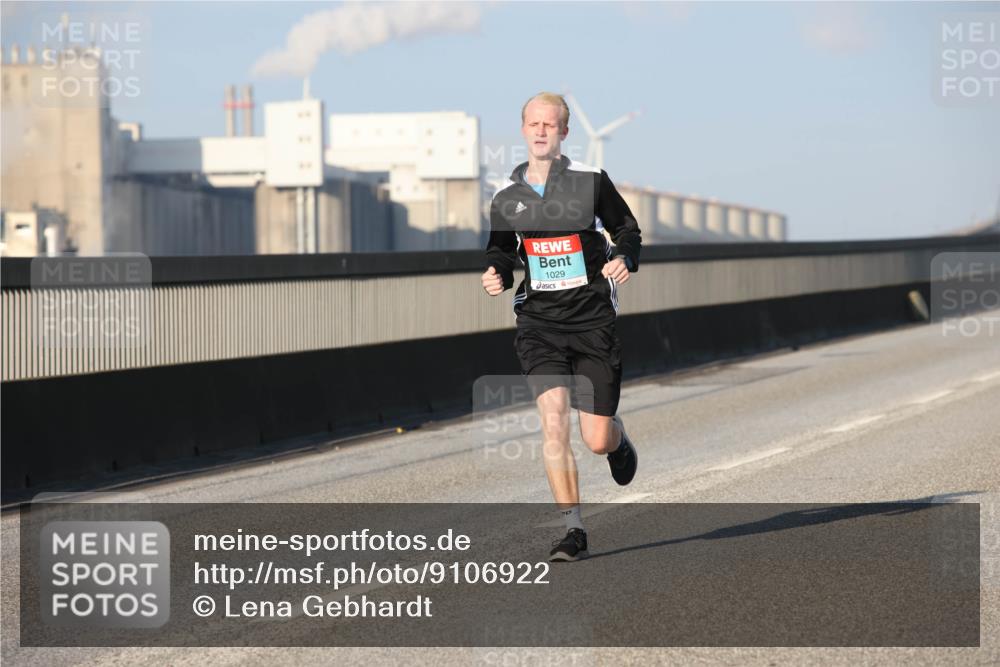 03.10.2025 - Köhlbrandbrückenlauf Lena Gebhardt http://msf.ph/oto/9106922 03.10.2025 09:39:32 Position 2 1029 meine-sportfotos.de