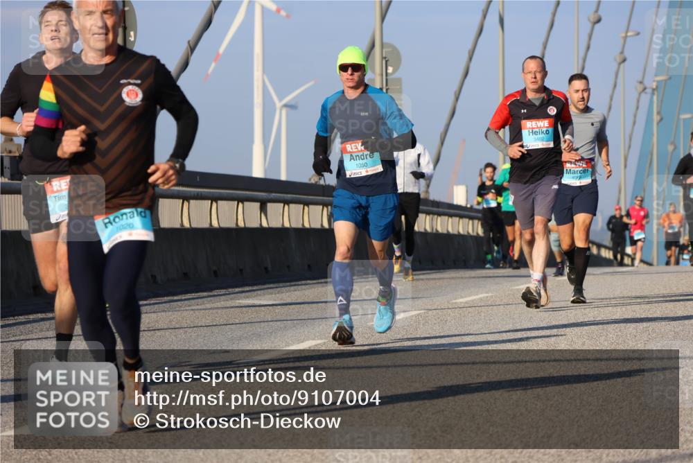 03.10.2025 - Köhlbrandbrückenlauf Strokosch-Dieckow http://msf.ph/oto/9107004 03.10.2025 09:36:22 Position 2 1020, 1050, 3402, 10 meine-sportfotos.de