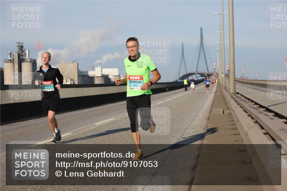 03.10.2025 - Köhlbrandbrückenlauf Lena Gebhardt http://msf.ph/oto/9107053 03.10.2025 09:39:34 Position 2 1029, 3262 meine-sportfotos.de