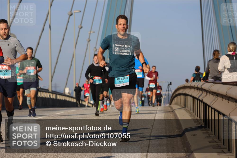 03.10.2025 - Köhlbrandbrückenlauf Strokosch-Dieckow http://msf.ph/oto/9107055 03.10.2025 09:36:25 Position 2 1069, 2024, 44, 1860, 3223 meine-sportfotos.de
