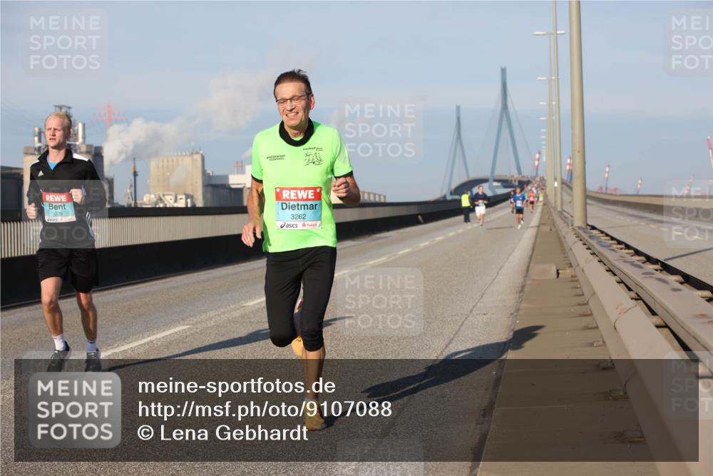 03.10.2025 - Köhlbrandbrückenlauf Lena Gebhardt http://msf.ph/oto/9107088 03.10.2025 09:39:35 Position 2 1029, 3262 meine-sportfotos.de