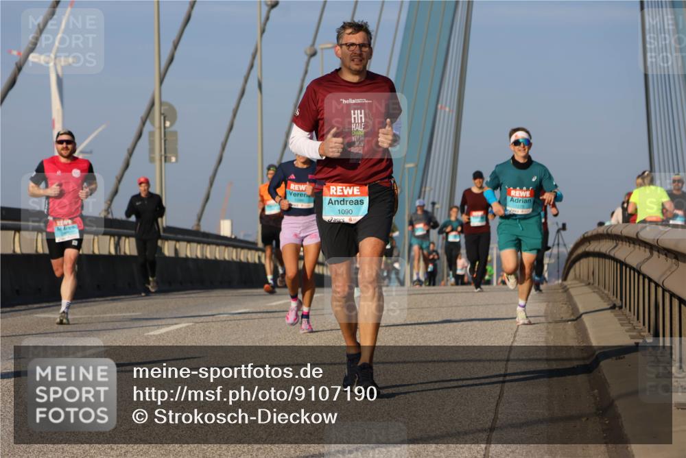 03.10.2025 - Köhlbrandbrückenlauf Strokosch-Dieckow http://msf.ph/oto/9107190 03.10.2025 09:36:39 Position 2 1086, 1090 meine-sportfotos.de