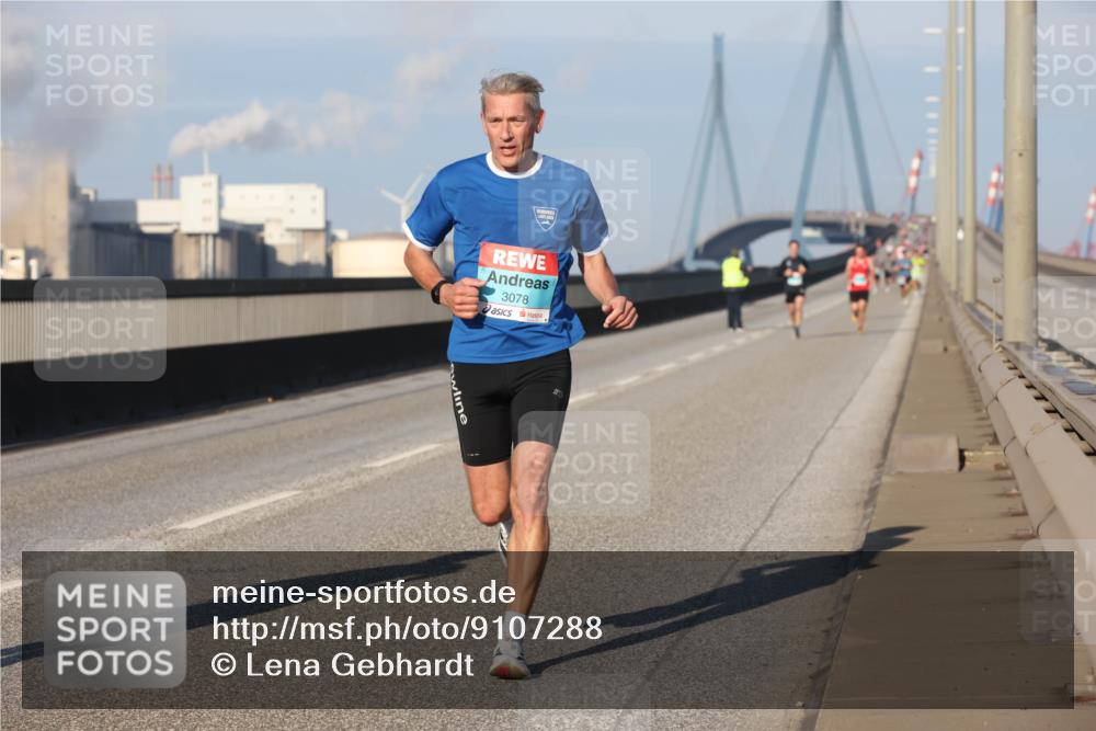 03.10.2025 - Köhlbrandbrückenlauf Lena Gebhardt http://msf.ph/oto/9107288 03.10.2025 09:39:48 Position 2 3078 meine-sportfotos.de