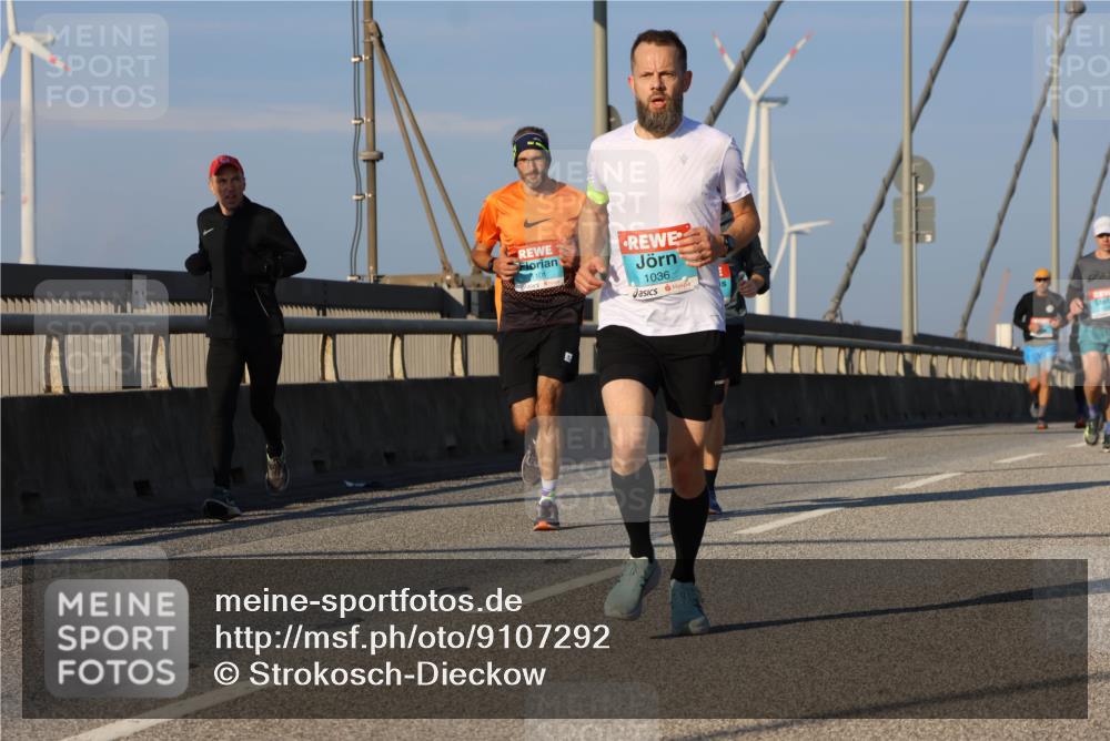 03.10.2025 - Köhlbrandbrückenlauf Strokosch-Dieckow http://msf.ph/oto/9107292 03.10.2025 09:36:48 Position 2 1036 meine-sportfotos.de