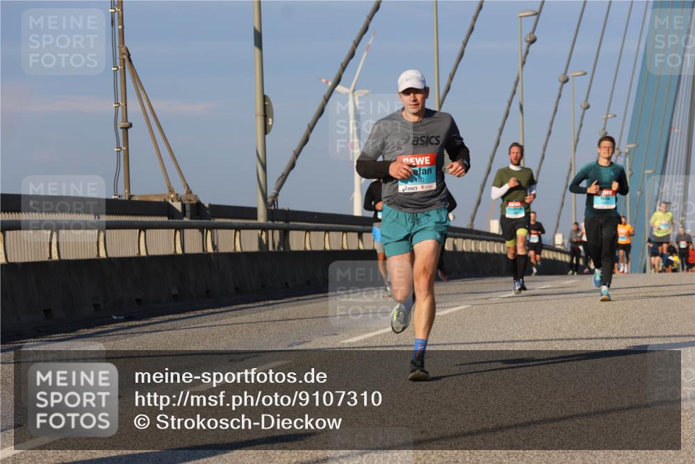 03.10.2025 - Köhlbrandbrückenlauf Strokosch-Dieckow http://msf.ph/oto/9107310 03.10.2025 09:36:53 Position 2 490 meine-sportfotos.de