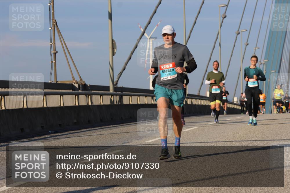 03.10.2025 - Köhlbrandbrückenlauf Strokosch-Dieckow http://msf.ph/oto/9107330 03.10.2025 09:36:54 Position 2 1490 meine-sportfotos.de