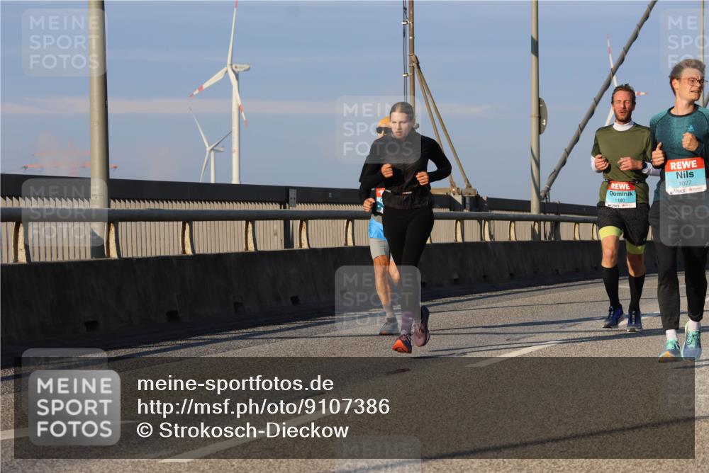 03.10.2025 - Köhlbrandbrückenlauf Strokosch-Dieckow http://msf.ph/oto/9107386 03.10.2025 09:36:58 Position 2 1180, 1027 meine-sportfotos.de
