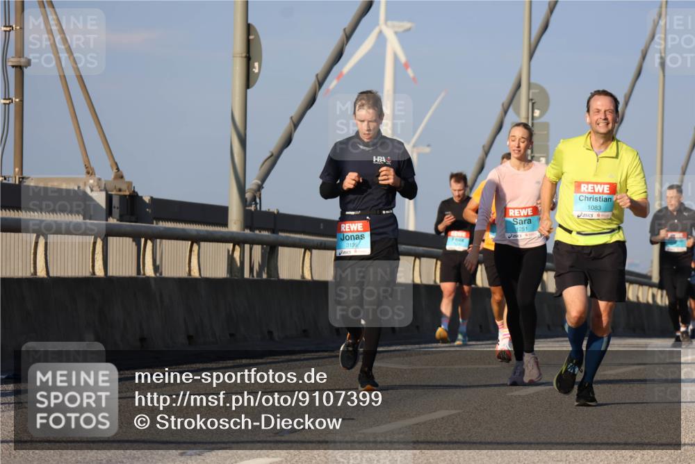 03.10.2025 - Köhlbrandbrückenlauf Strokosch-Dieckow http://msf.ph/oto/9107399 03.10.2025 09:37:08 Position 2 3136, 1251, 1083 meine-sportfotos.de