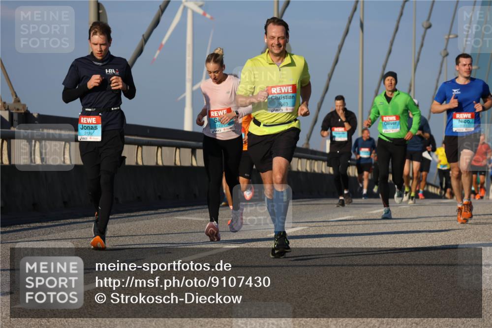 03.10.2025 - Köhlbrandbrückenlauf Strokosch-Dieckow http://msf.ph/oto/9107430 03.10.2025 09:37:09 Position 2 3136, 1251, 1083, 3181 meine-sportfotos.de