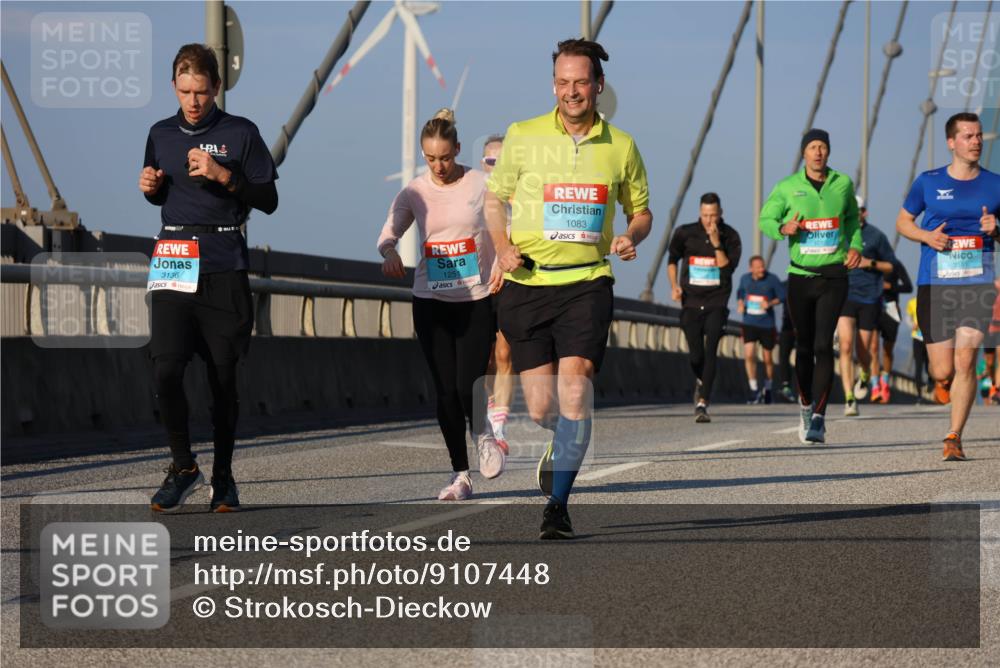 03.10.2025 - Köhlbrandbrückenlauf Strokosch-Dieckow http://msf.ph/oto/9107448 03.10.2025 09:37:09 Position 2 3136, 1251, 1083, 3181 meine-sportfotos.de