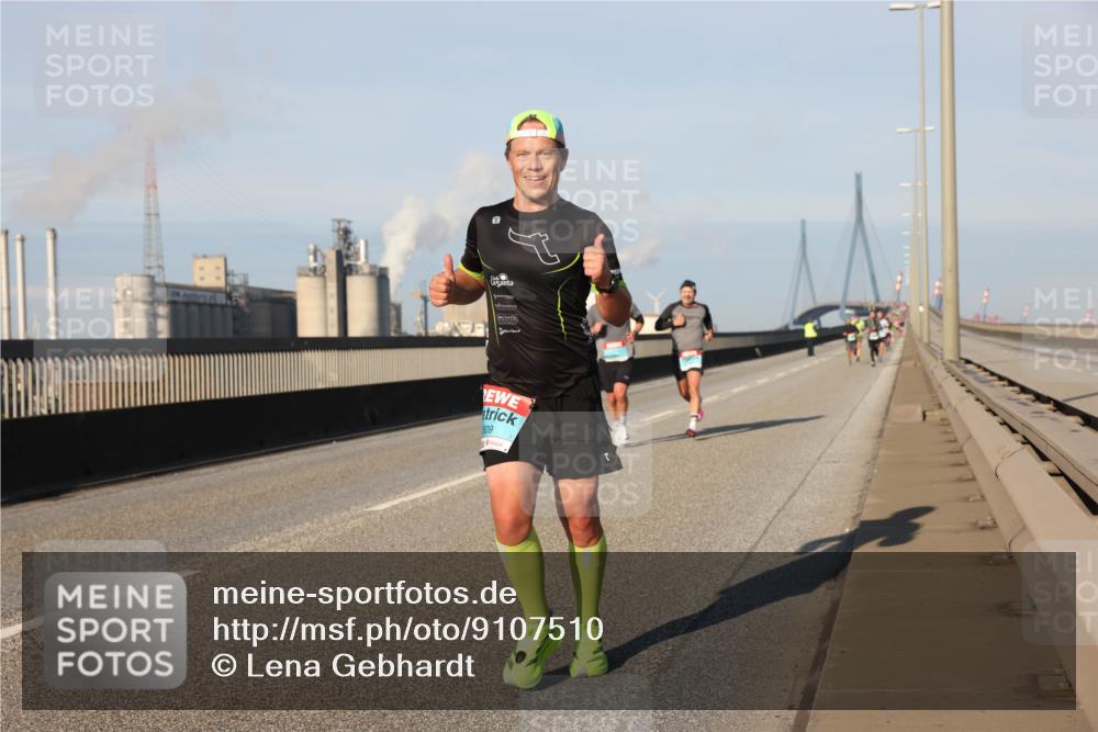 03.10.2025 - Köhlbrandbrückenlauf Lena Gebhardt http://msf.ph/oto/9107510 03.10.2025 09:40:23 Position 2 609 meine-sportfotos.de