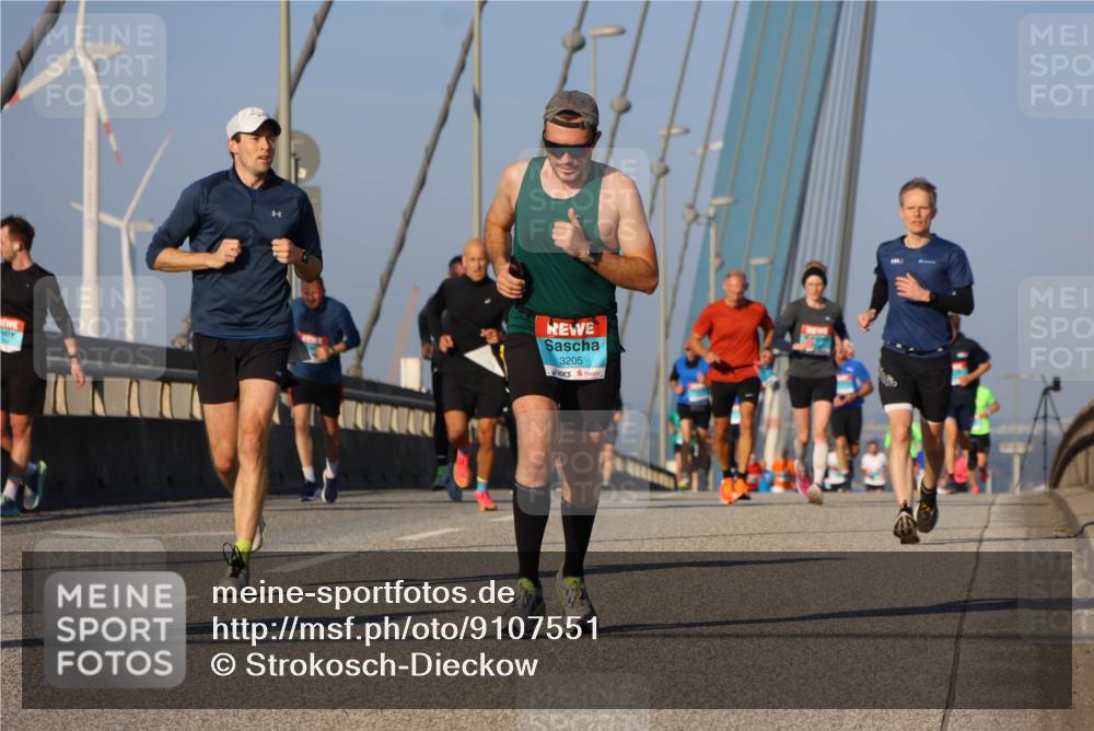 03.10.2025 - Köhlbrandbrückenlauf Strokosch-Dieckow http://msf.ph/oto/9107551 03.10.2025 09:37:17 Position 2 3205 meine-sportfotos.de