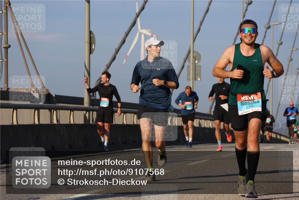 03.10.2025 - Köhlbrandbrückenlauf Strokosch-Dieckow http://msf.ph/oto/9107568 03.10.2025 09:37:18 Position 2 3205 meine-sportfotos.de