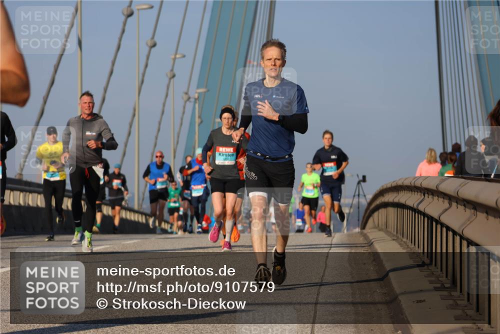 03.10.2025 - Köhlbrandbrückenlauf Strokosch-Dieckow http://msf.ph/oto/9107579 03.10.2025 09:37:20 Position 2  meine-sportfotos.de