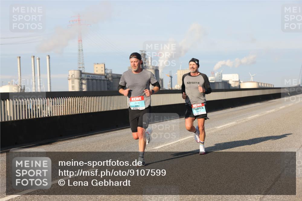 03.10.2025 - Köhlbrandbrückenlauf Lena Gebhardt http://msf.ph/oto/9107599 03.10.2025 09:40:25 Position 2 3785, 1037 meine-sportfotos.de