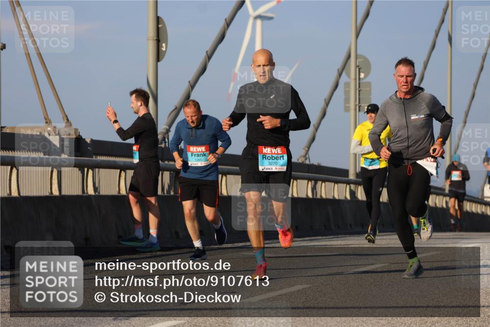 03.10.2025 - Köhlbrandbrückenlauf Strokosch-Dieckow http://msf.ph/oto/9107613 03.10.2025 09:37:22 Position 2 1265, 3270 meine-sportfotos.de