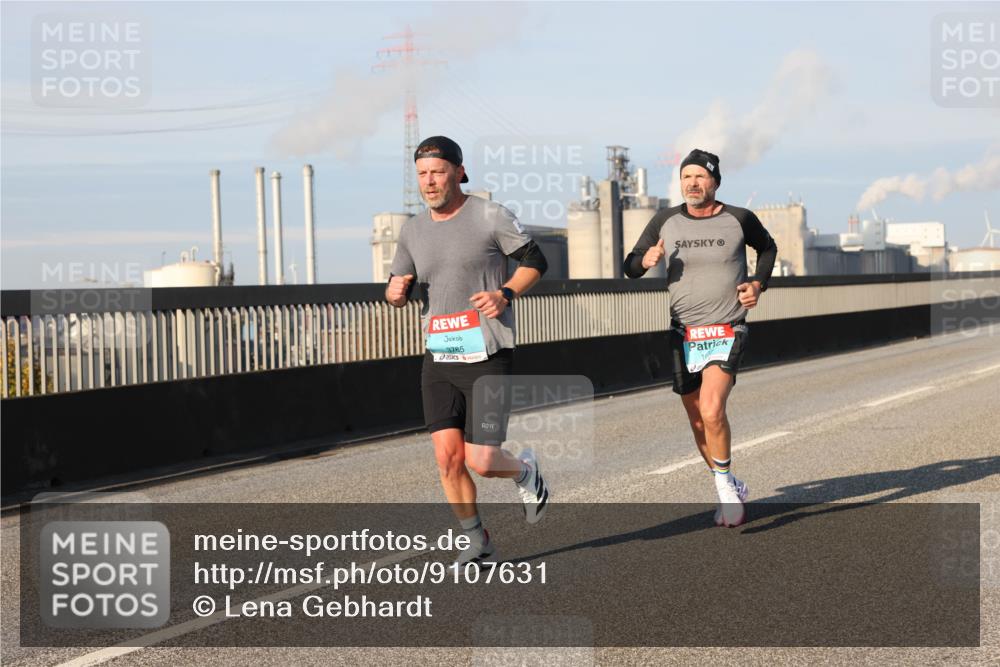03.10.2025 - Köhlbrandbrückenlauf Lena Gebhardt http://msf.ph/oto/9107631 03.10.2025 09:40:26 Position 2 3785, 10 meine-sportfotos.de
