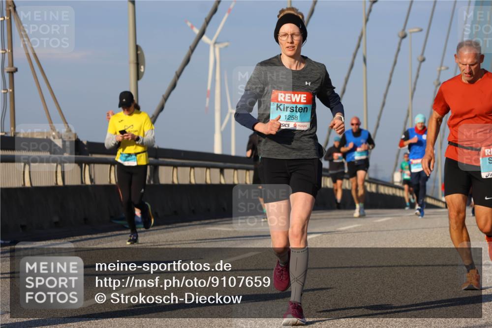 03.10.2025 - Köhlbrandbrückenlauf Strokosch-Dieckow http://msf.ph/oto/9107659 03.10.2025 09:37:26 Position 2 1258 meine-sportfotos.de