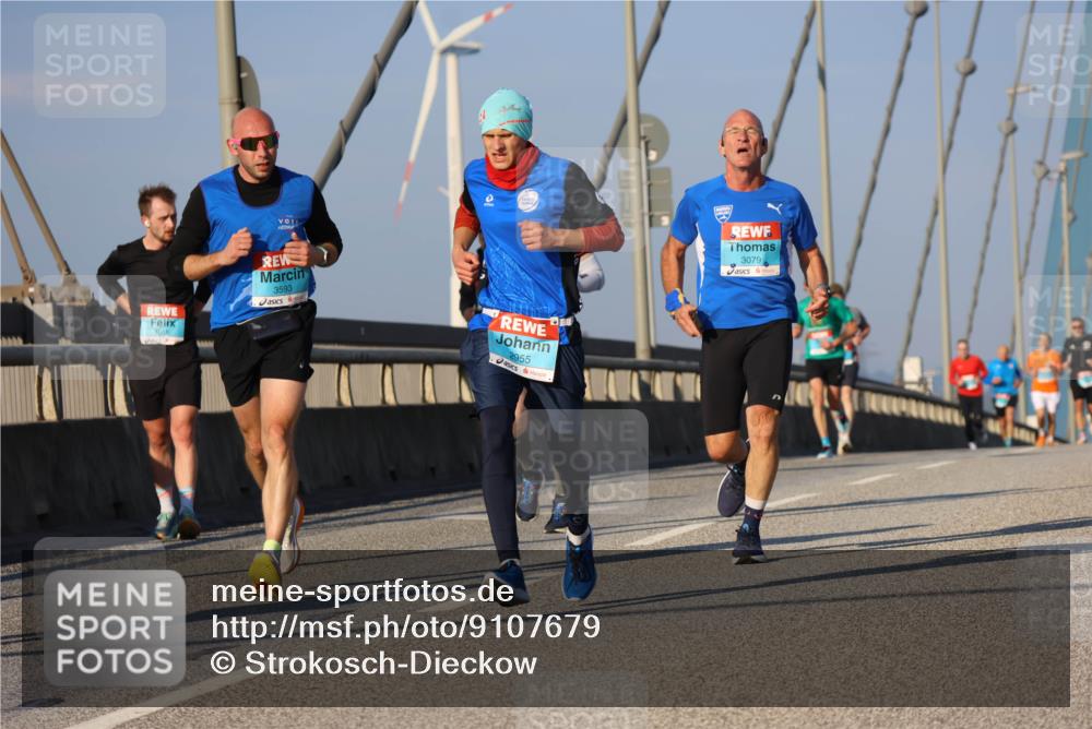 03.10.2025 - Köhlbrandbrückenlauf Strokosch-Dieckow http://msf.ph/oto/9107679 03.10.2025 09:37:32 Position 2 3593, 2955, 3079 meine-sportfotos.de