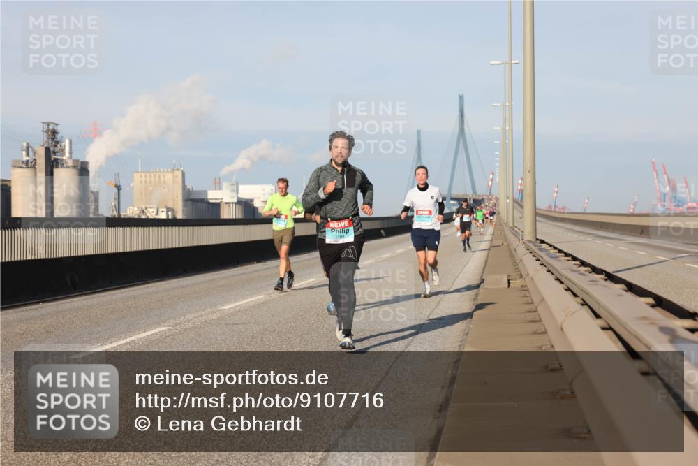 03.10.2025 - Köhlbrandbrückenlauf Lena Gebhardt http://msf.ph/oto/9107716 03.10.2025 09:40:35 Position 2 1184 meine-sportfotos.de
