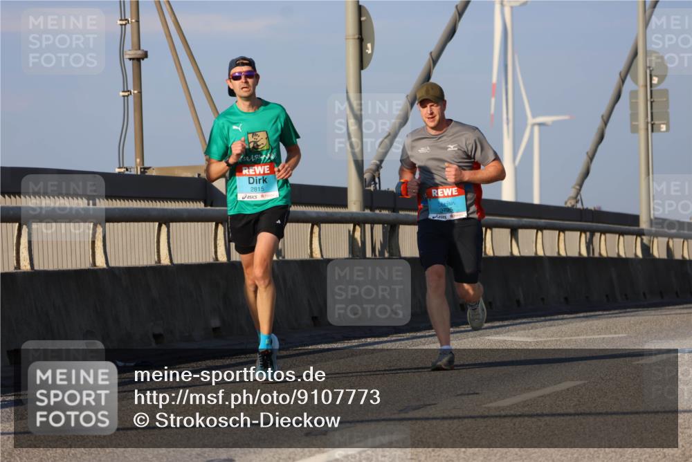 03.10.2025 - Köhlbrandbrückenlauf Strokosch-Dieckow http://msf.ph/oto/9107773 03.10.2025 09:37:43 Position 2 2815, 3795 meine-sportfotos.de