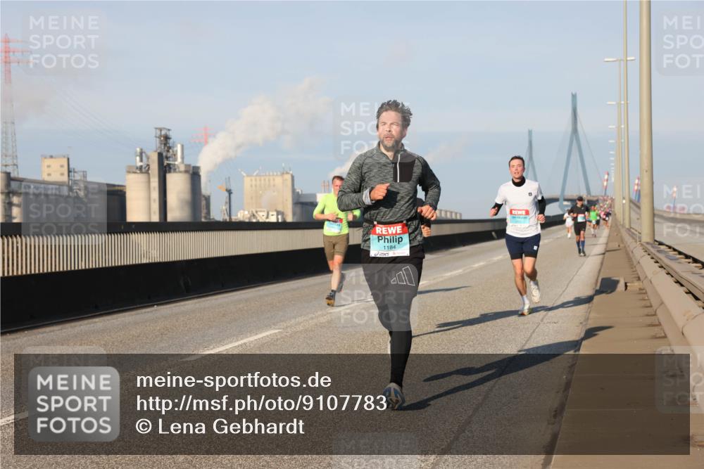 03.10.2025 - Köhlbrandbrückenlauf Lena Gebhardt http://msf.ph/oto/9107783 03.10.2025 09:40:35 Position 2 1184 meine-sportfotos.de