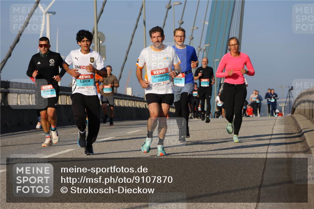 03.10.2025 - Köhlbrandbrückenlauf Strokosch-Dieckow http://msf.ph/oto/9107870 03.10.2025 09:37:50 Position 2 1112, 1167, 3338, 2801 meine-sportfotos.de