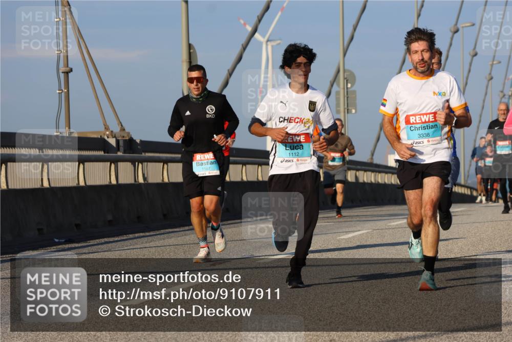 03.10.2025 - Köhlbrandbrückenlauf Strokosch-Dieckow http://msf.ph/oto/9107911 03.10.2025 09:37:52 Position 2 1167, 1112, 3338 meine-sportfotos.de