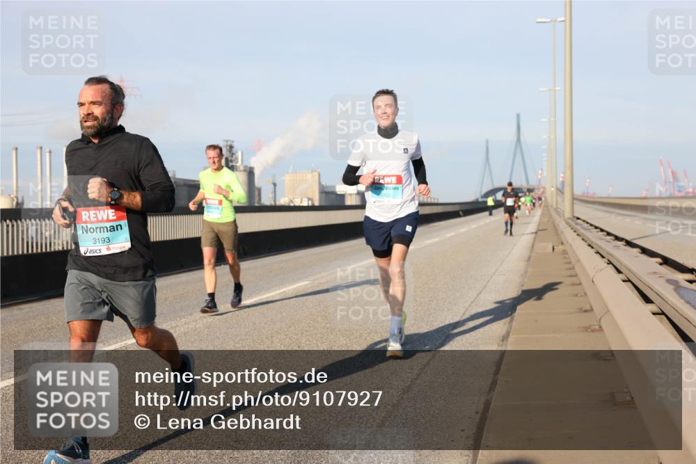 03.10.2025 - Köhlbrandbrückenlauf Lena Gebhardt http://msf.ph/oto/9107927 03.10.2025 09:40:38 Position 2 3193, 3702 meine-sportfotos.de