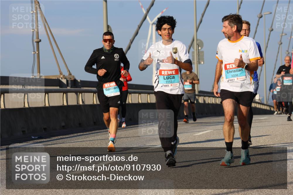 03.10.2025 - Köhlbrandbrückenlauf Strokosch-Dieckow http://msf.ph/oto/9107930 03.10.2025 09:37:52 Position 2 1167, 1112, 3338 meine-sportfotos.de