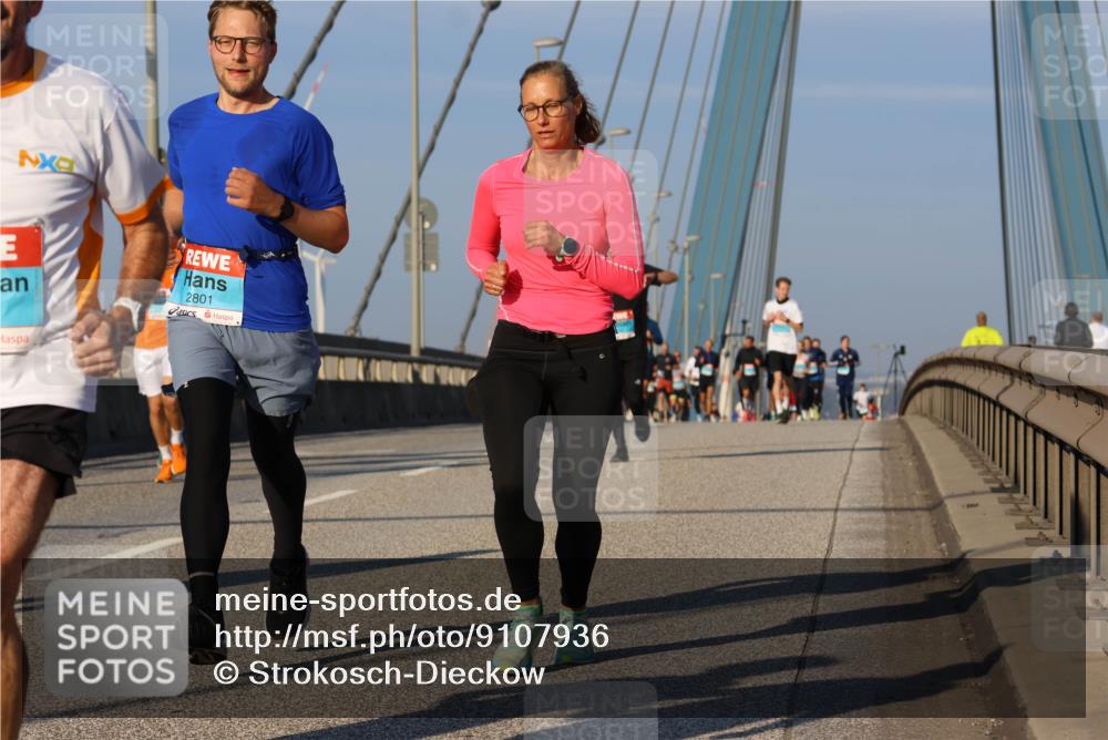 03.10.2025 - Köhlbrandbrückenlauf Strokosch-Dieckow http://msf.ph/oto/9107936 03.10.2025 09:37:54 Position 2 2801 meine-sportfotos.de