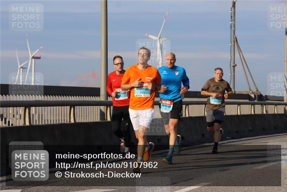 03.10.2025 - Köhlbrandbrückenlauf Strokosch-Dieckow http://msf.ph/oto/9107962 03.10.2025 09:37:58 Position 2 1423, 1094, 1142 meine-sportfotos.de