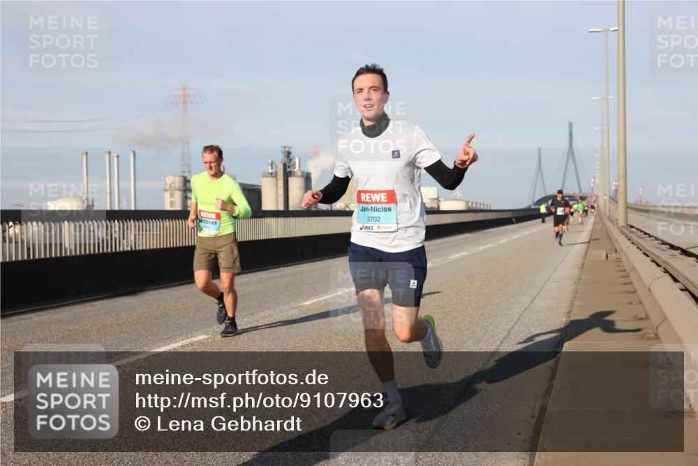 03.10.2025 - Köhlbrandbrückenlauf Lena Gebhardt http://msf.ph/oto/9107963 03.10.2025 09:40:38 Position 2 3702 meine-sportfotos.de