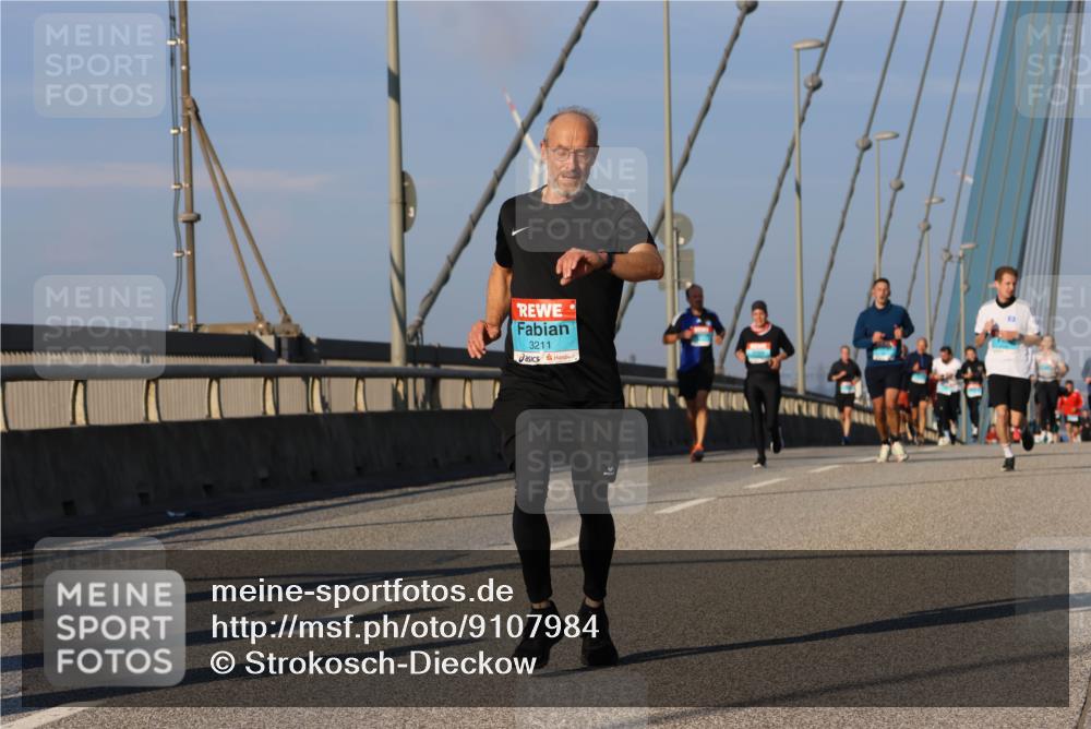 03.10.2025 - Köhlbrandbrückenlauf Strokosch-Dieckow http://msf.ph/oto/9107984 03.10.2025 09:37:59 Position 2 3211, 0 meine-sportfotos.de