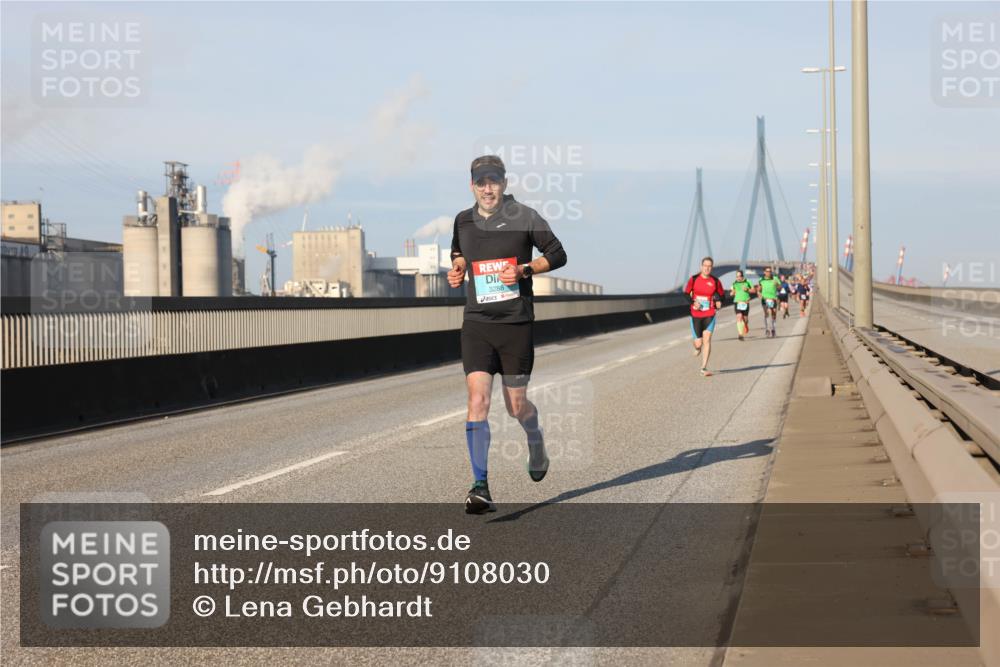 03.10.2025 - Köhlbrandbrückenlauf Lena Gebhardt http://msf.ph/oto/9108030 03.10.2025 09:40:43 Position 2 3288 meine-sportfotos.de