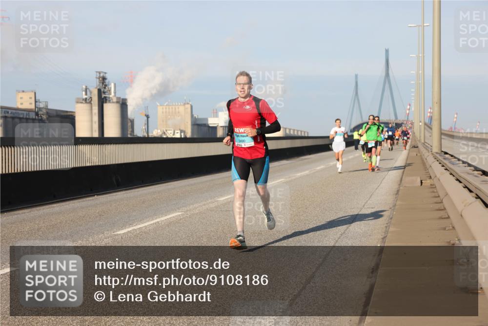 03.10.2025 - Köhlbrandbrückenlauf Lena Gebhardt http://msf.ph/oto/9108186 03.10.2025 09:40:48 Position 2 3490 meine-sportfotos.de