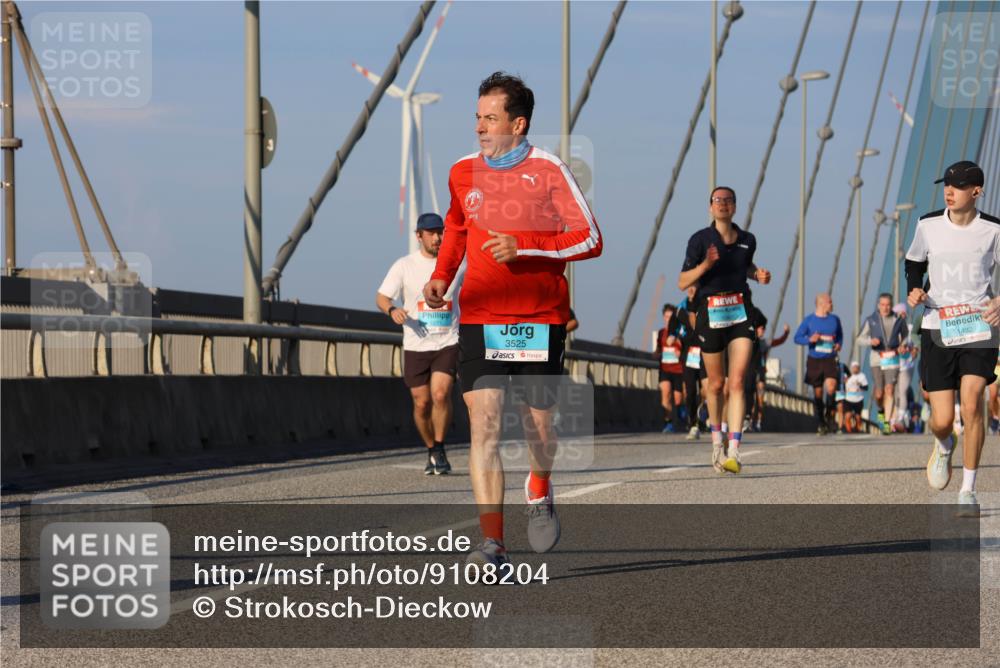 03.10.2025 - Köhlbrandbrückenlauf Strokosch-Dieckow http://msf.ph/oto/9108204 03.10.2025 09:38:28 Position 2 3525, 1432 meine-sportfotos.de