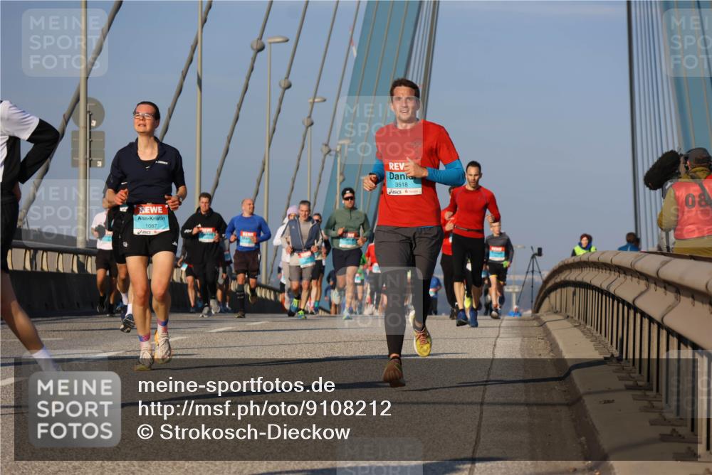 03.10.2025 - Köhlbrandbrückenlauf Strokosch-Dieckow http://msf.ph/oto/9108212 03.10.2025 09:38:30 Position 2 1087, 3518, 08 meine-sportfotos.de