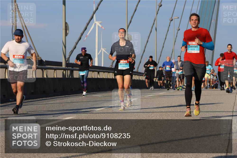 03.10.2025 - Köhlbrandbrückenlauf Strokosch-Dieckow http://msf.ph/oto/9108235 03.10.2025 09:38:31 Position 2 1271, 1087, 3518 meine-sportfotos.de