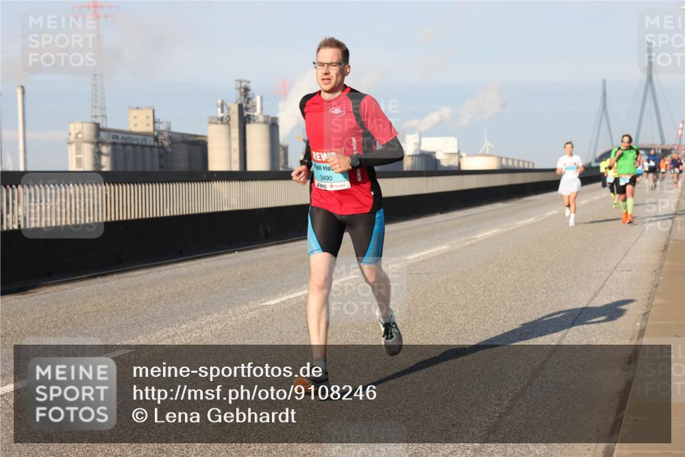 03.10.2025 - Köhlbrandbrückenlauf Lena Gebhardt http://msf.ph/oto/9108246 03.10.2025 09:40:49 Position 2 3490 meine-sportfotos.de