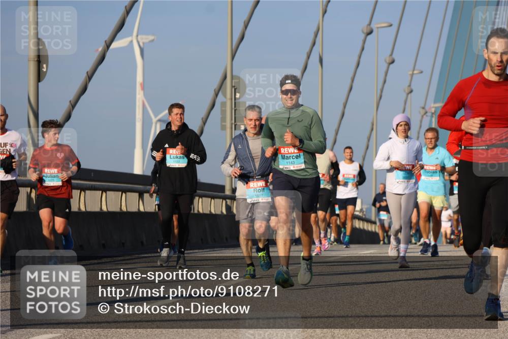 03.10.2025 - Köhlbrandbrückenlauf Strokosch-Dieckow http://msf.ph/oto/9108271 03.10.2025 09:38:38 Position 2 1075, 1122, 1617, 1143 meine-sportfotos.de