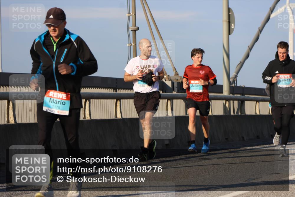 03.10.2025 - Köhlbrandbrückenlauf Strokosch-Dieckow http://msf.ph/oto/9108276 03.10.2025 09:38:39 Position 2 1175, 1075, 1122 meine-sportfotos.de