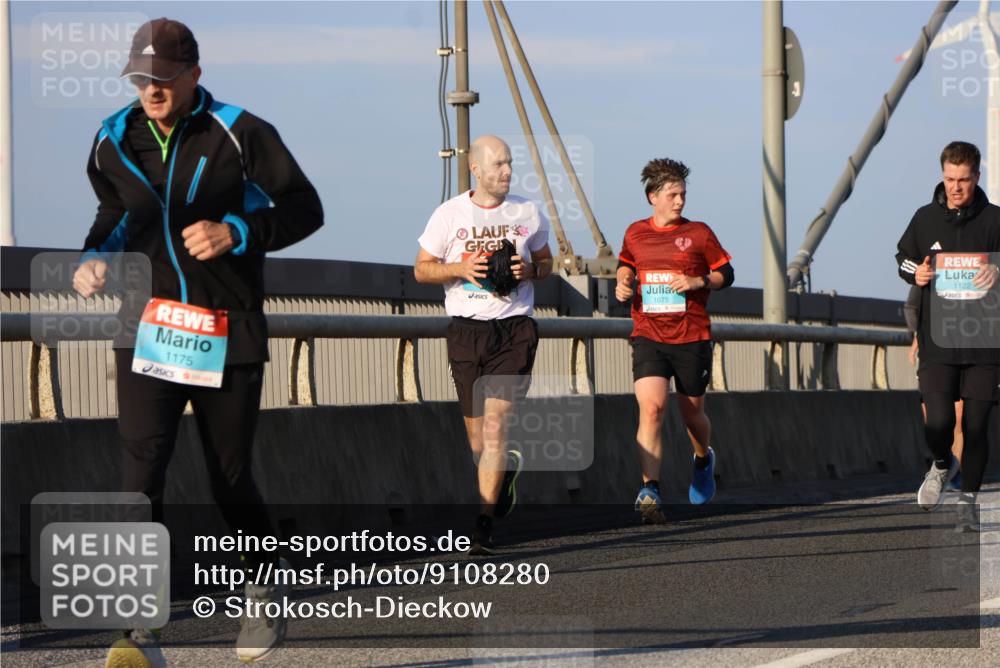 03.10.2025 - Köhlbrandbrückenlauf Strokosch-Dieckow http://msf.ph/oto/9108280 03.10.2025 09:38:39 Position 2 1175, 1075, 1122 meine-sportfotos.de