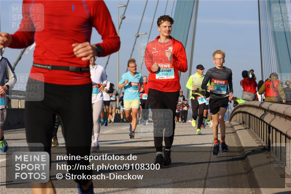 03.10.2025 - Köhlbrandbrückenlauf Strokosch-Dieckow http://msf.ph/oto/9108300 03.10.2025 09:38:41 Position 2 1118, 3837, 2997 meine-sportfotos.de