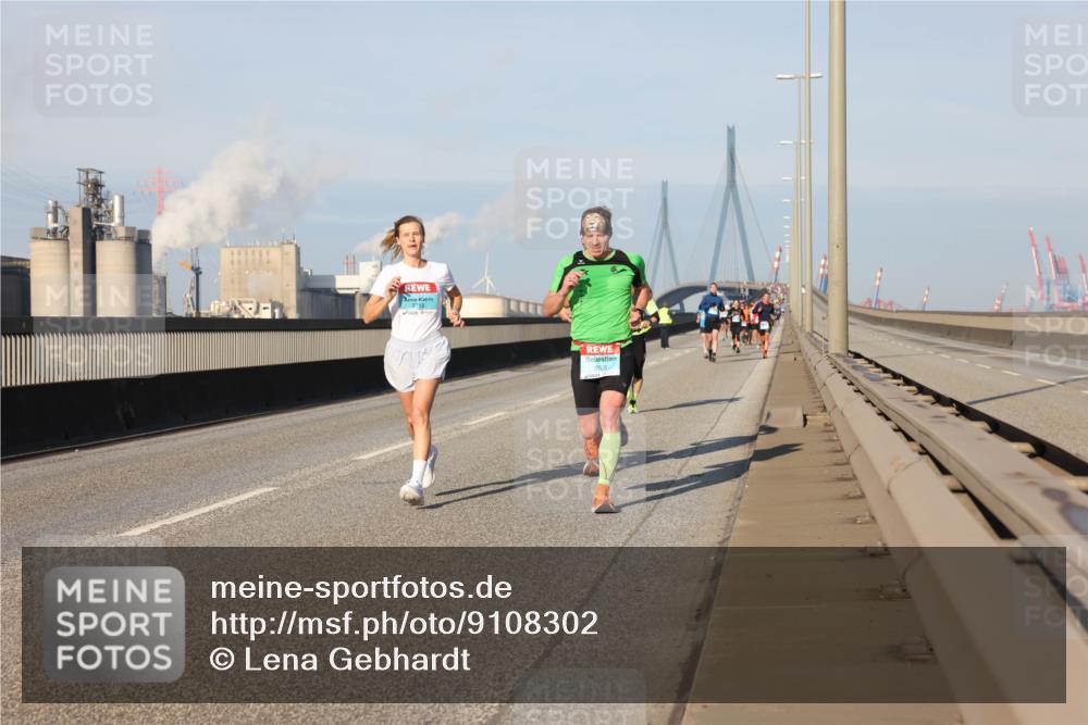 03.10.2025 - Köhlbrandbrückenlauf Lena Gebhardt http://msf.ph/oto/9108302 03.10.2025 09:40:53 Position 2 2703 meine-sportfotos.de