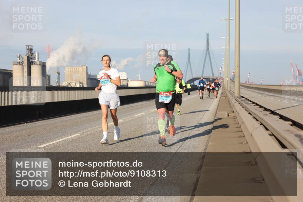 03.10.2025 - Köhlbrandbrückenlauf Lena Gebhardt http://msf.ph/oto/9108313 03.10.2025 09:40:53 Position 2 2703 meine-sportfotos.de