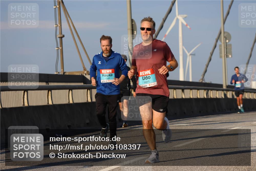 03.10.2025 - Köhlbrandbrückenlauf Strokosch-Dieckow http://msf.ph/oto/9108397 03.10.2025 09:38:55 Position 2 1249, 1411 meine-sportfotos.de