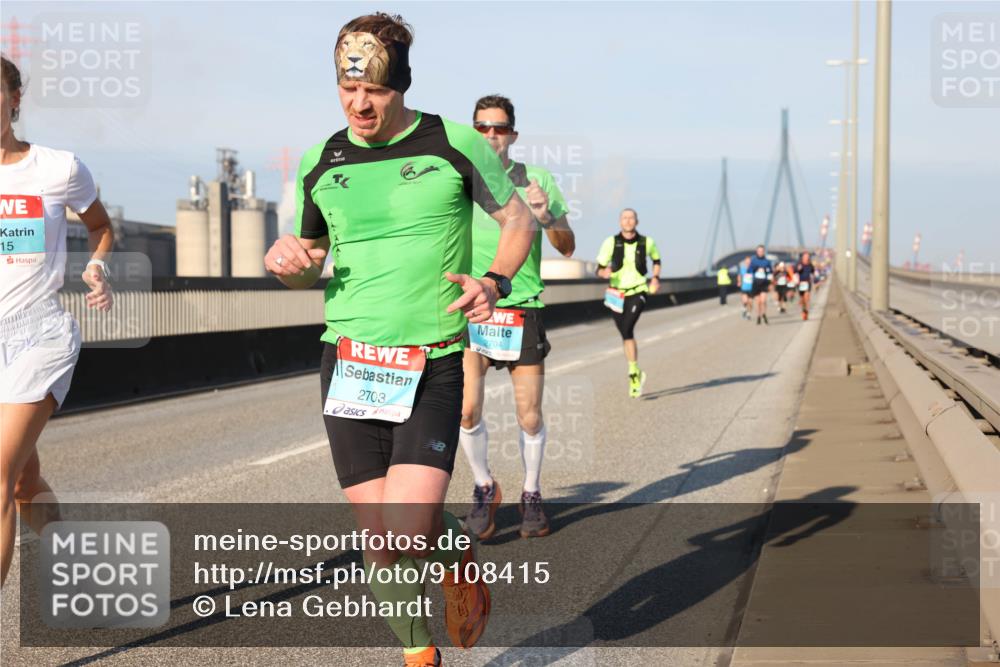 03.10.2025 - Köhlbrandbrückenlauf Lena Gebhardt http://msf.ph/oto/9108415 03.10.2025 09:40:55 Position 2 15, 2703, 2704 meine-sportfotos.de